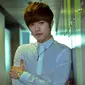 Lee Jeong Hoon, mantan personel boyband HITZ saat mendatangi kantor Liputan6.com, di SCTV Tower, Jakarta, Kamis (15/4/2015). (Liputan6.com/Faisal R Syam)