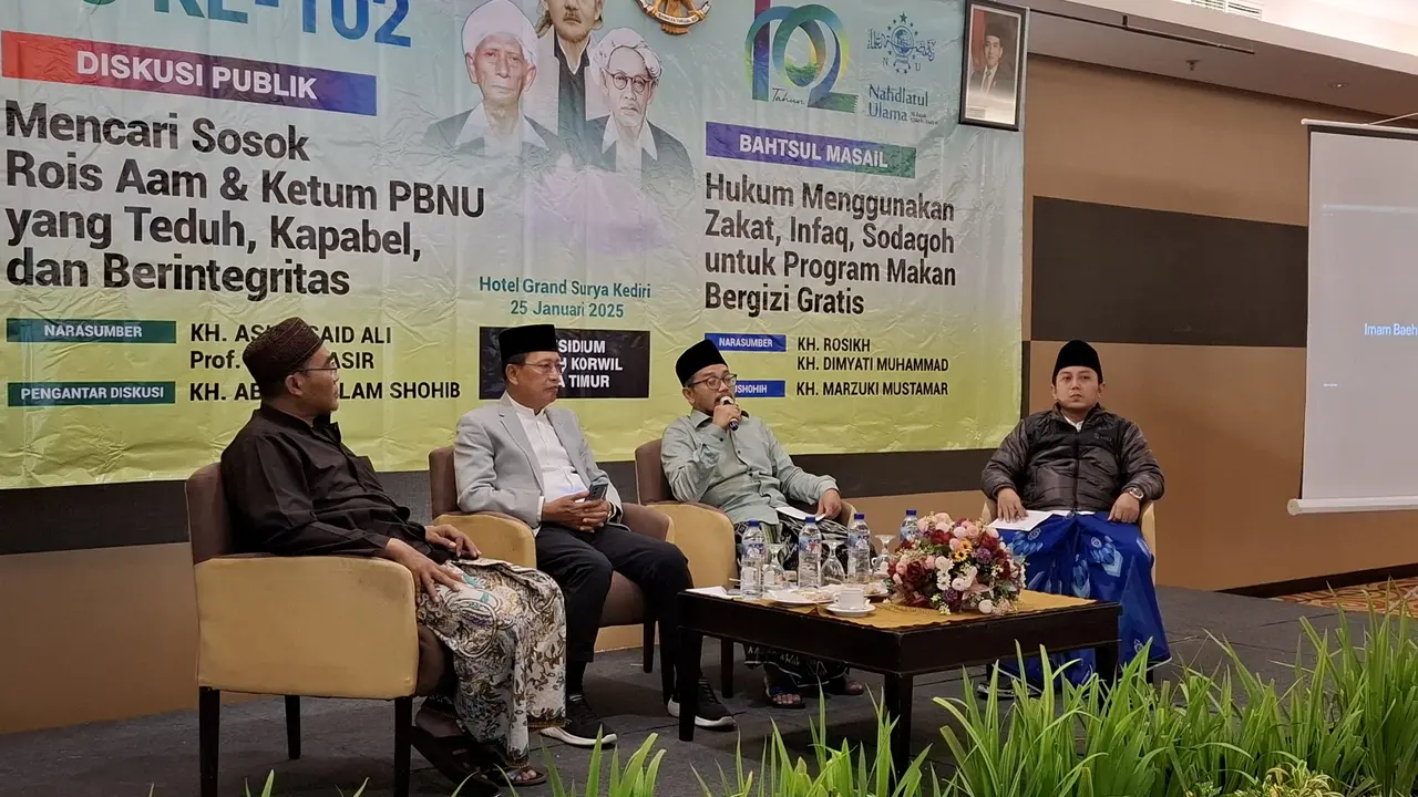 Ratusan Masyayikh, aktivis Nahdlatul Ulama (NU), Presidium Penyelamat Organisasi (Presidium PO) dan Muktamar Luar Biasa NU (MLB NU) Koordinator Jawa Timur (Jatim) menggelar silaturrahim, berdiskusi dan bahtsul masail dengan tema Mencari Sosok Rois Aam dan