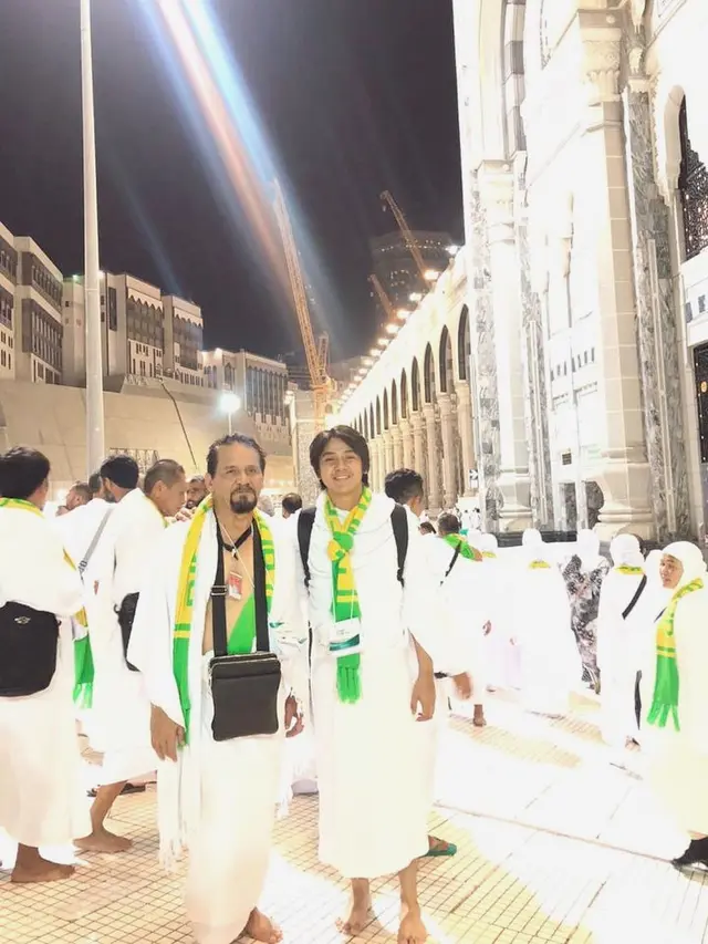 Ayahanda Meninggal Dunia, Ini 6 Potret Kenangan Arbani Yasiz Bersama Mendiang