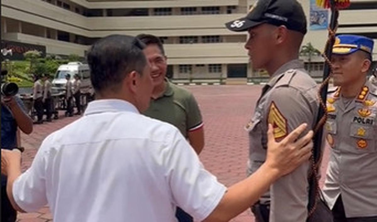 <b>Guyonan Fadil Imran, 'Bedanya Bintang Satu, Dua dan Tiga'</b>