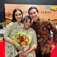 Vino G. Bastian dan Marsha Timothy saat Hadir Wisuda Putri Semata Wayang. [@marshatimothy]