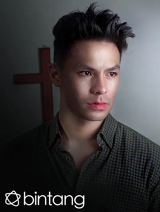 Mengawali dari model, Fero ia merambah ke sinetron dan presenter. Kiprah Fero di dunia sinetron berawal dari sinetron 'Beningnya Cinta' di tahun 2010. Di tahun yang sama ia bermain di sinetron 'Titip Rindu'.(Andy Masela/Bintang.com)