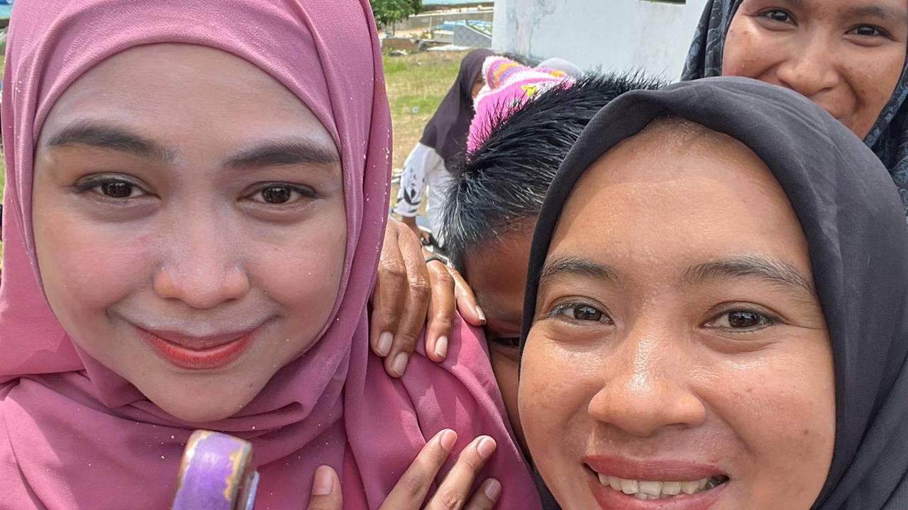 Soroti Wajahnya, 6 Potret Ria Ricis di Kamera Fans Jadi Viral, Bandingkan dengan Foto yang Lain hingga Beri Klarifikasi