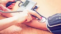 Akan lebih baik lagi jika kita menjaga tekanan darah tetap terkendali sehingga terhindar dari hipertensi (Ilustrasi/iStockphoto)