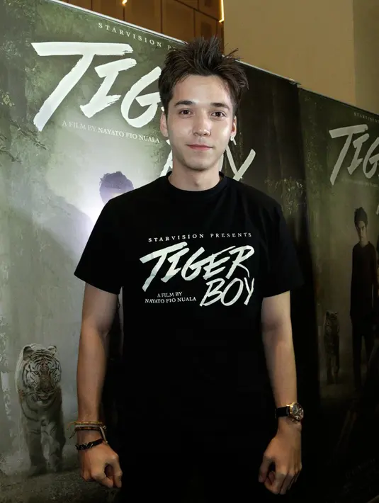Bisu dan hutan bukanlah kisah nyata. Sebab, itu merupakan gambaran adegan aktor berusia 22 tahun tersebut di film terbarunya yang berjudul 'Tiger Boy'. (Deki Prayoga/Bintang.com)