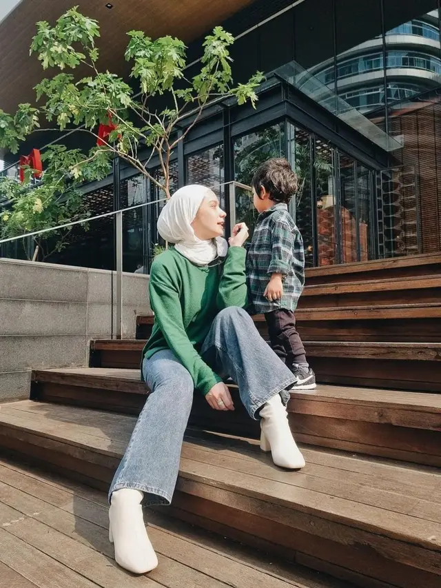 Dikabarkan Cerai, Intip Potret Putri Anne Momong Anak Seorang Diri