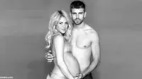Shakira Pamerkan Perut Hamilnya, Wuih Seksinya...