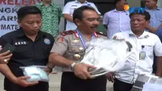 Petugas menyita lebih dari 14 ribu pil ekstasi bernilai ratusan juta rupiah sebagai barang bukti.