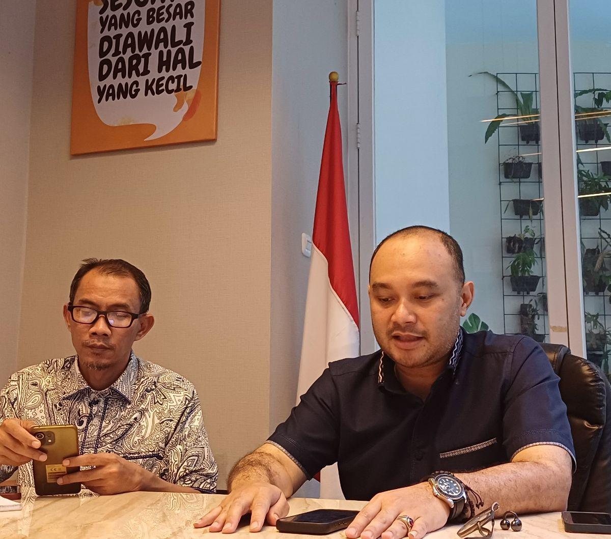 "BUMN kayak Krakatau Steel dalam tanda kutip saya lihat kurang (mendapat perhatian). Mother of industry-nya kan industri baja. Tapi di pemerintahan sekarang-sekarang ini kurang diberi perhatian," kata Anggawira.