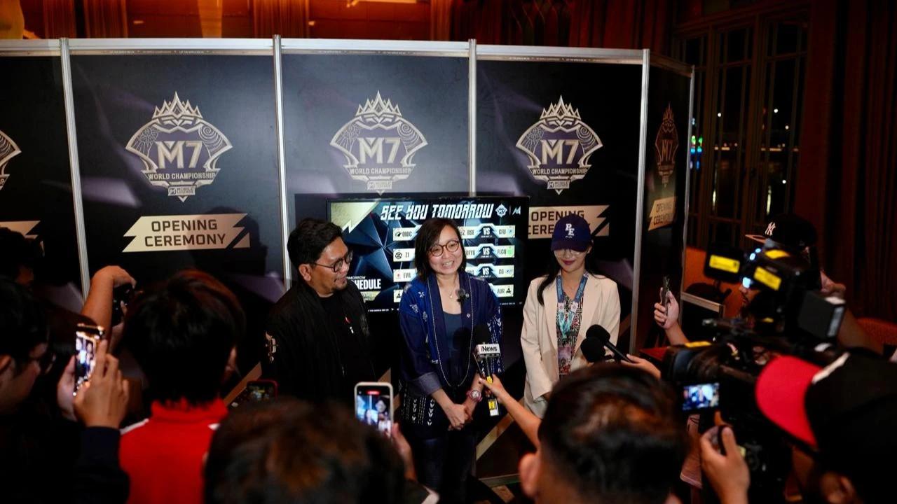 Wakil Menteri Ekonomi Kreatif, Irene Umar, menghadiri pembukaan M7 World Championship 2026 di Jembatan Kota Intan, PIK 2
