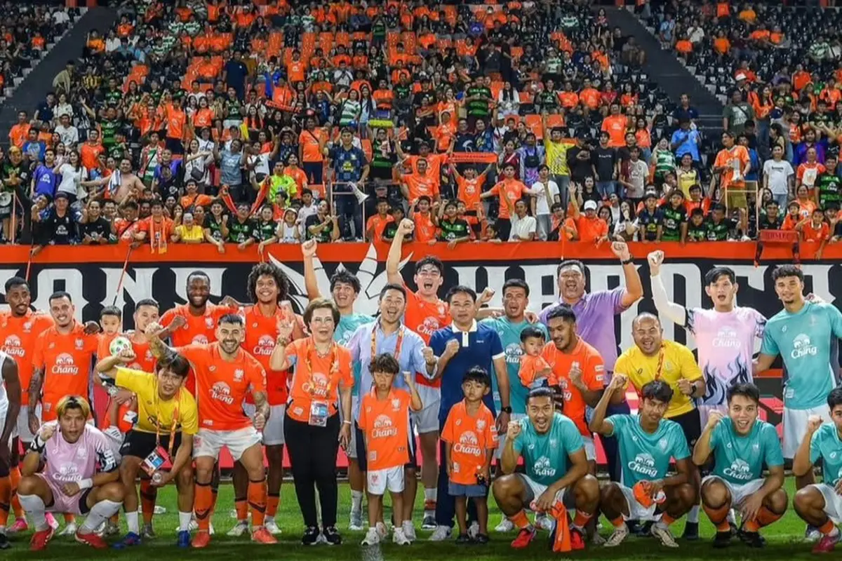 Kondisi salah satu tribune Ratchaburi Stadium pada 2025.