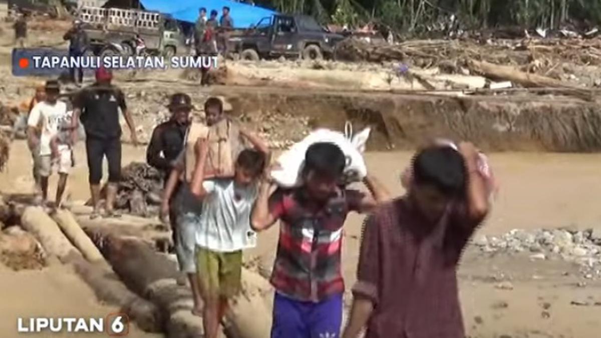 Cerita Warga Korban Banjir di Tapanuli Selatan, Jalan Kaki Puluhan Kilometer Demi Dapat Makanan