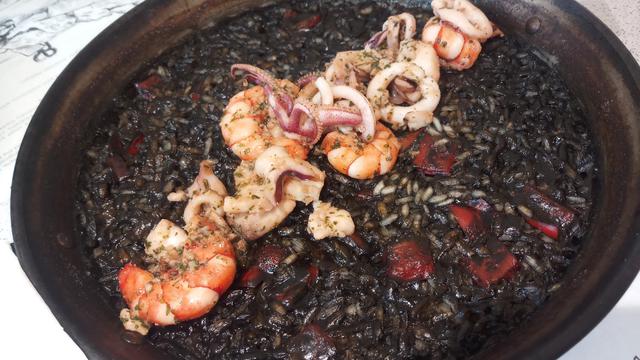 Black Paella