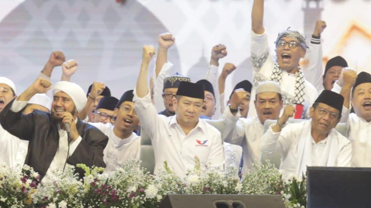 FOTO: Momen Cawapres Mahfud MD Hadiri Sholawat Persatuan Indonesia di Cibinong Bogor