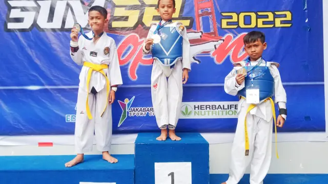 Bocah 10 Tahun di Palembang Kantongi Puluhan Medali Kejuaraan Taekwondo