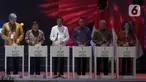 Presiden Joko Widodo (ketiga kiri) bersama Sekretaris Kabinet Pramono Anung (kedua kiri), Menteri Koperasi dan UKM Teten Masduki (kelima kiri), Pj Gubernur DKI Jakarta Heru Budi Hartono (keempat kiri) dan Direktur PT JIExpo Karuna Murdaya (kiri) membuka Pekan Raya Jakarta atau Jakarta Fair 2024 di Jakarta International Expo Kemayoran, Rabu (12/6/2024). (Liputan6.com/Herman Zakharia)