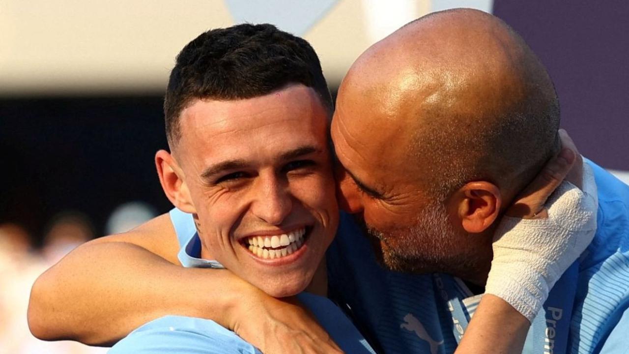 Josep Guardiola, menjadi pelatih pertama yang berhasil menjuarai Premier League empat musim secara beruntun. <br><br>Guardiola juga telah membawa City juara enam kali dalam delapan musim ia menangani tim ini.&nbsp;Foto: REUTERS<br>
