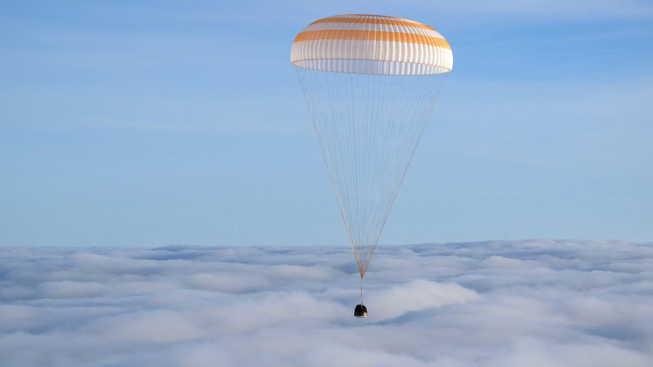 Detik-Detik Menegangkan saat Awak Soyuz MS-26 Mendarat di Bumi