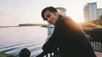 Kisah Inspiratif Surya Sahetapy, Teman Tuli yang Sukses Lulus Cum Laude di Amerika