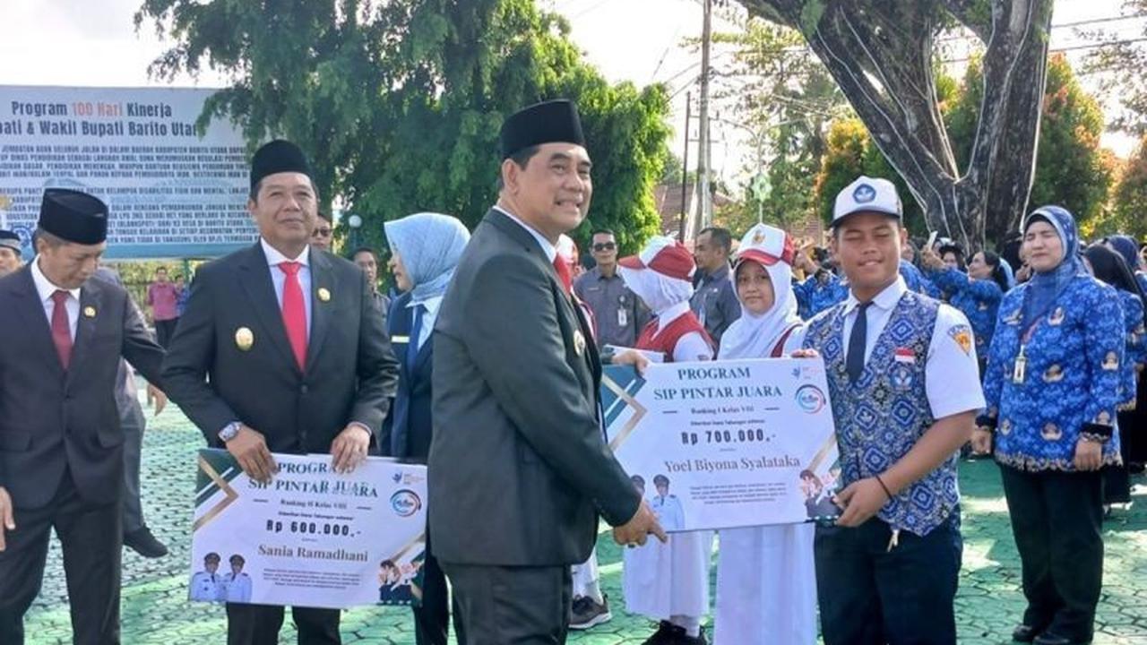 Pemkab Barito Utara Salurkan Bantuan SIP Pintar Juara, Dorong Semangat Belajar Pelajar Berprestasi