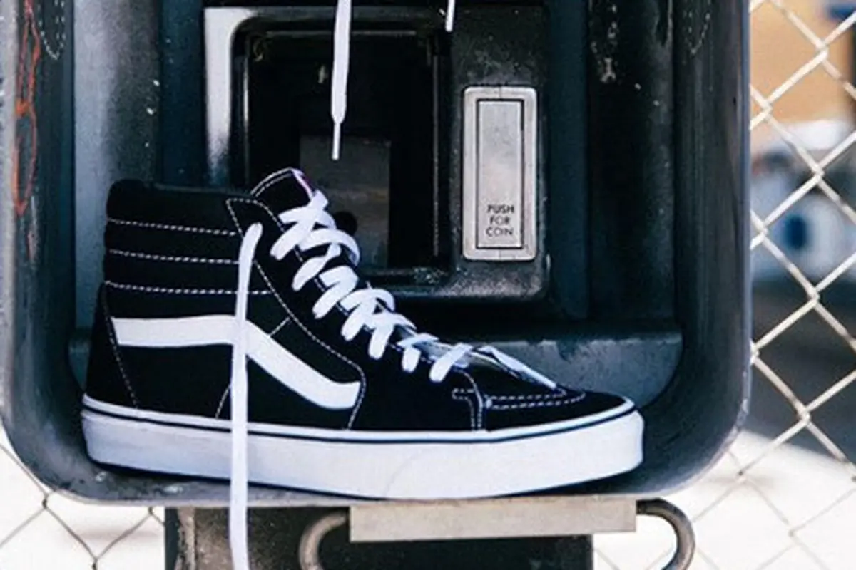 Lebih Murah, Merek Ini Jiplak Sneakers Ikonik Vans