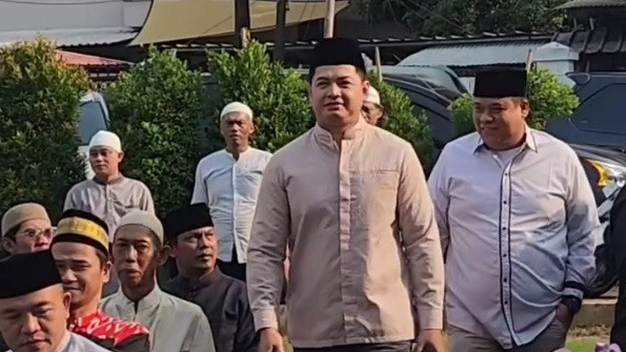 Ternyata, perayaan ulang tahun Tommy Kurniawan bertepatan dengan pengajian dalam rangka memperingati Maulid Nabi Muhammad SAW, di mana Tommy mengundang tetangga, rekan, dan saudara untuk hadir di rumahnya.<br>