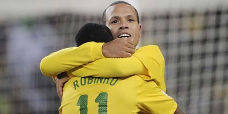 Fabiano dan Robinho (© AFP 2010)