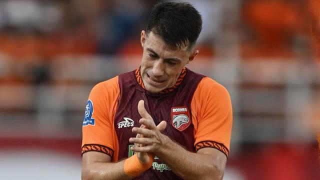 Winger Borneo FC, Mariano Peralta.