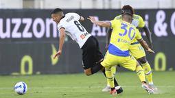 Juventus berhasil mengalahkan Spezia 3-2 setelah sempat tertinggal di awal babak kedua. (AP/Tano Pecoraro)