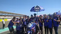 Aldi Satya Mahendra turun sebagai pembalap wildcard di kelas AP250 ARRC Mandalika 2023. Dia berhasil rebut podium dua di race 1 (Liputan6.com/Defri Saefullah)