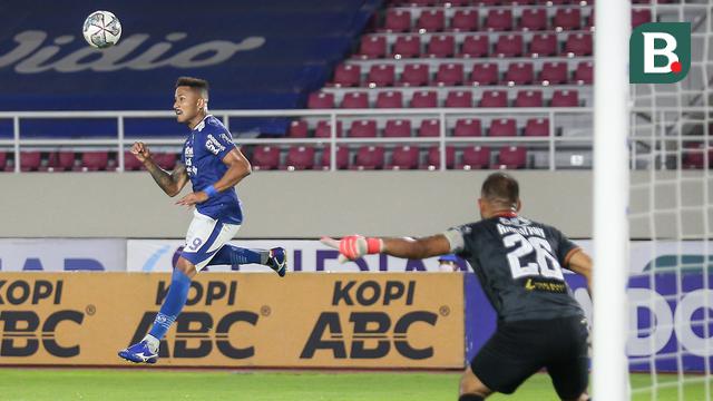 Foto: Persija Jakarta Patahkan Tren Kemenangan Persib Bandung di BRI Liga 1