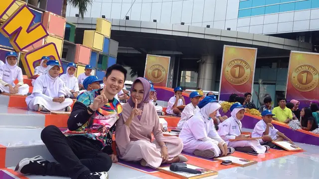 6 Potret Kebersamaan Kiki Farrel dan Ibunya yang Derita Kanker Usus