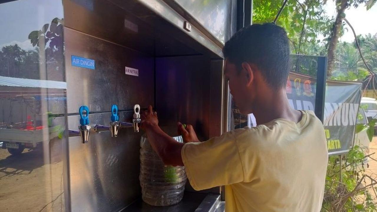 TNI Sediakan Air Minum Agam: Solusi Kebutuhan Penyintas Bencana di Huntara Kayu Pasak