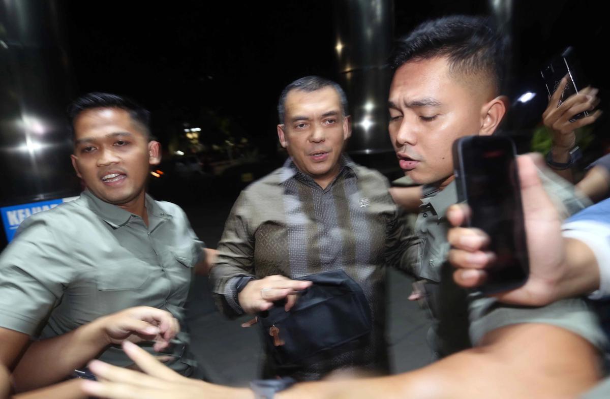 FOTO: Silmy Karim Datangi KPK Usai Dicari Penyidik