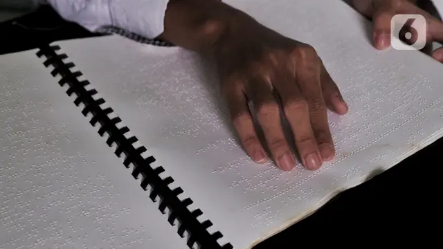 Perjuangan Disabilitas Tadarus dengan Al-Quran Braille