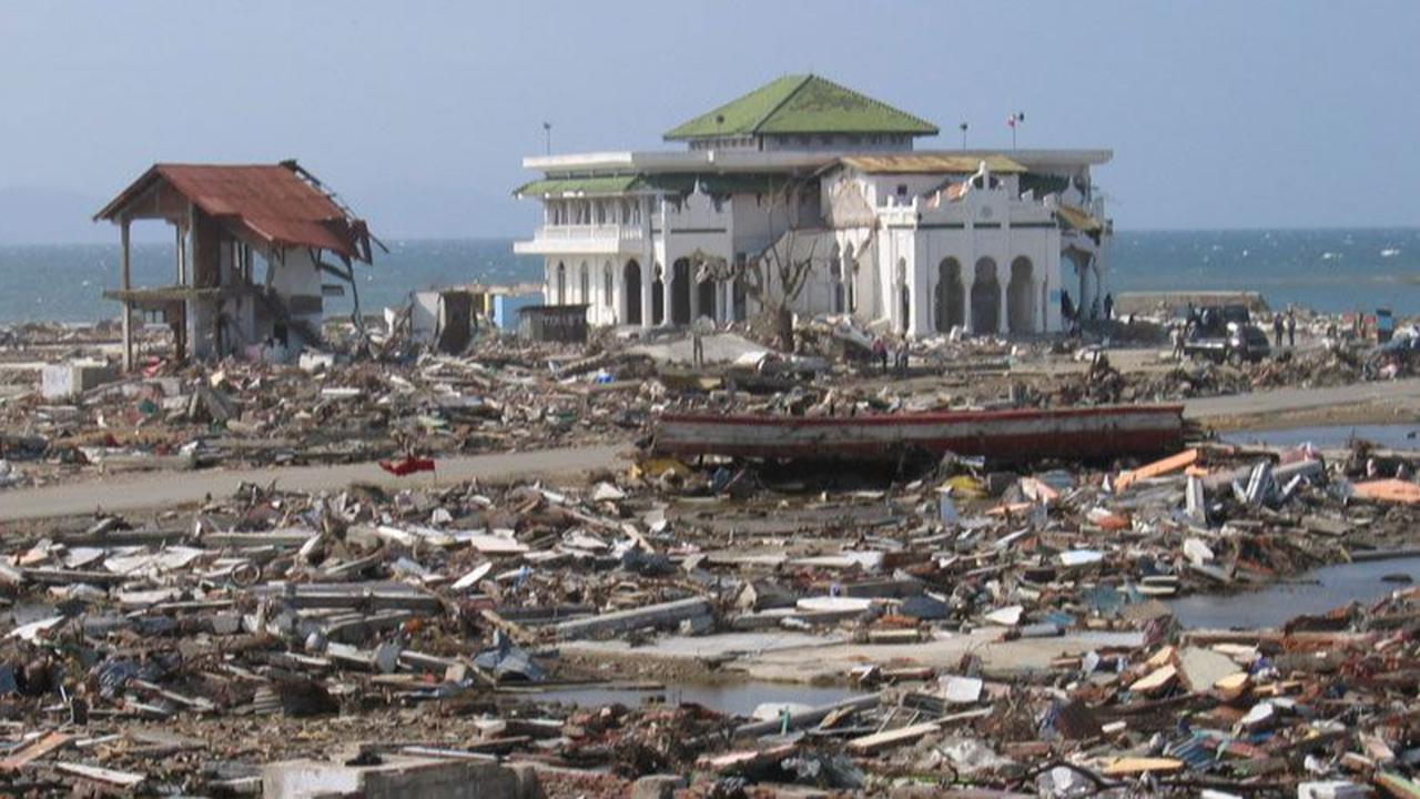 Kilas Balik 20 Tahun Lalu: 26 Desember 2004 Tragedi Tsunami Aceh
