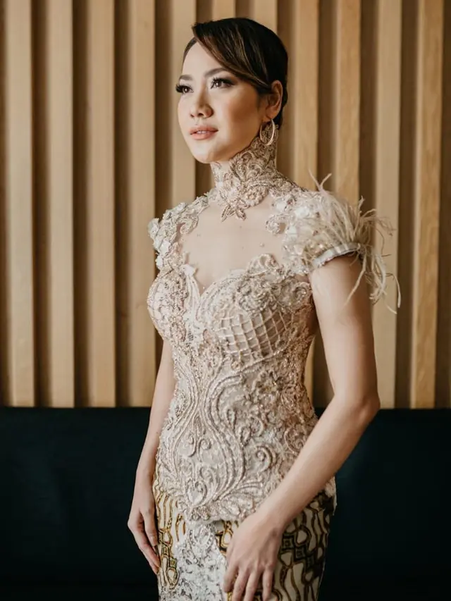Model Kebaya Modern Pilihan BCL