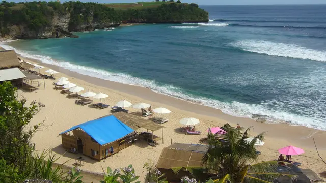Breaking News: Pantai Balangan Bali Terbakar