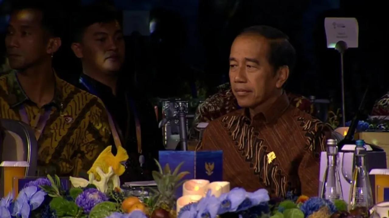 <br>Jokowi menyebut, forum AIS dilaksanakan untuk mempererat kerjasama antar Negara kepulauan dan antarnegara.&nbsp;
