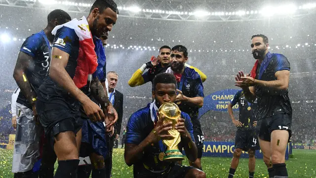 Foto: Pernah Angkat Trofi di 2018, Pemain Top Prancis Ini Hanya Jadi Penonton di Piala Dunia 2022