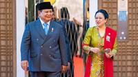 Presiden Prabowo Subianto bersama Ketua DPR Puan Maharani di Kompleks Parlemen, Senayan, Jakarta, Jumat (15/8/2025). (Foto: Dokumentasi DPR).
