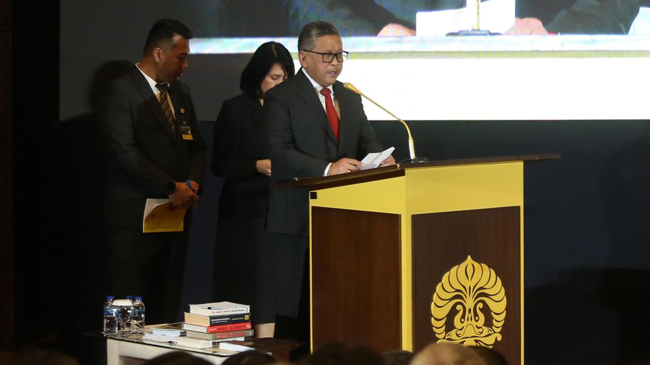 VIDEO: Pecah Tangis Hasto Depan Megawati Ingat Jokowi Saat Ujian S3 "Kenapa Orang Bisa Begitu Kejam!"