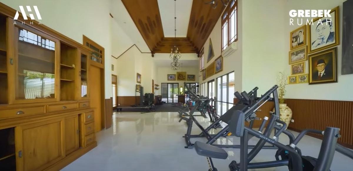 Sekeluarga Hobi Olahraga, 8 Potret Fasilitas Gym di Rumah Putri Zulhas dan Zumi Zola - Tiap Hari Ada Pelatih Pribadi