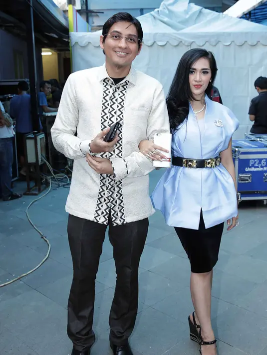 Lucky berharap, setelah ibunya sembuh, bisa menggelar syukuran kembali. Dikesempatan itu, mantan suami Indadari itu juga memohon maaf lantaran beberapa pihak tidak di undang. (Deki Prayoga/Bintang.com)