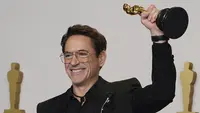 Sesuai prediksi, Robert Downey Jr menang Piala Oscar 2024 Pemeran Pendukung Pria Terbaik lewat film Oppenheimer karya sineas Christopher Nolan. (Foto: Dok. Jordan Strauss/Invision/AP)