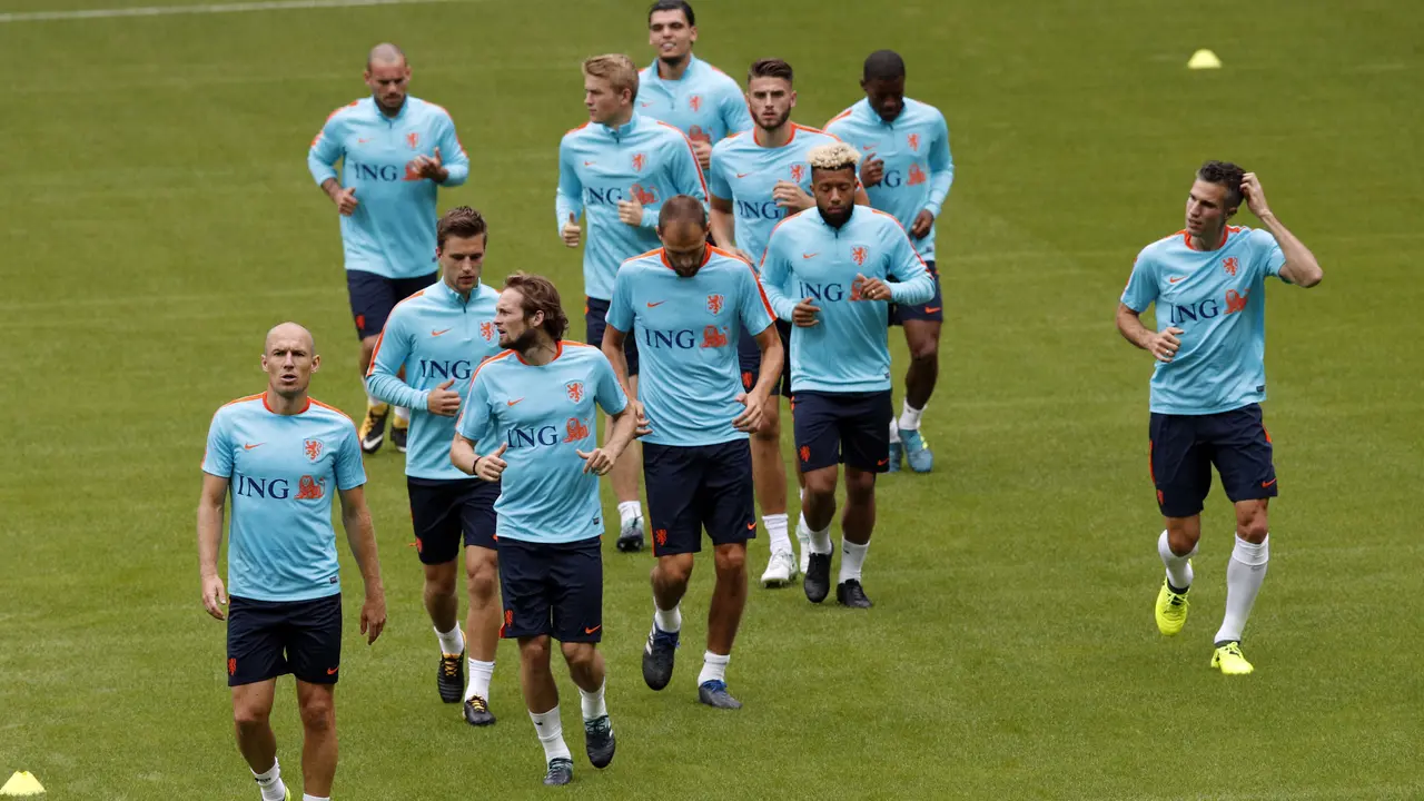 Timnas Belanda untuk sementara menempati peringkat empat Grup A kualifikasi Piala Dunia 2018. (AP/Christophe Ena)