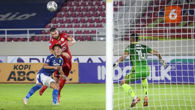 Foto: Persija Jakarta Patahkan Tren Kemenangan Persib Bandung di BRI Liga 1