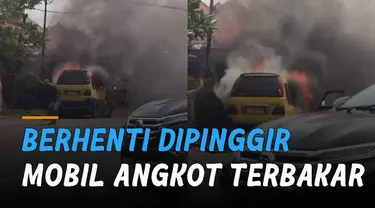 Kebakaran hebat terjadi pada sebuah angkot yang berhenti di pinggir jalan. Kejadian itu terjadi di Jalan Niaga, Karawang, Jawa Barat.