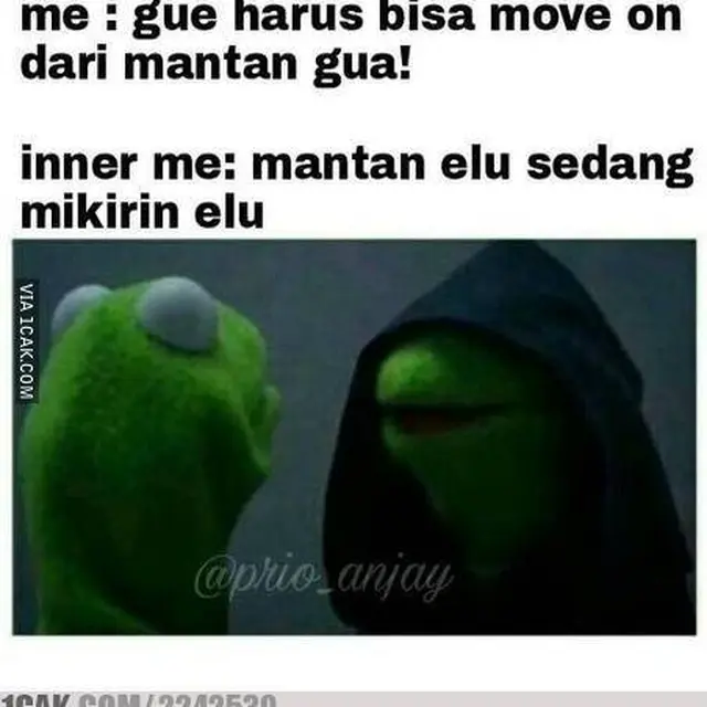 6 Meme Alasan Orang Susah Move On dari Mantan Ini Bikin Geleng Kepala