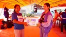 BRI melalui aktivitas Corporate Social Responsibility (CSR) BRI Peduli merespon kejadian bencana alam tersebut dan bahu membahu membantu warga yang terdampak. Berbagai bantuan diberikan berupa penyaluran ratusan paket makanan cepat saji, air mineral, beras, pakaian, perlengkapan bayi, dan lain lain. (Foto: Dokumentasi BRI)
